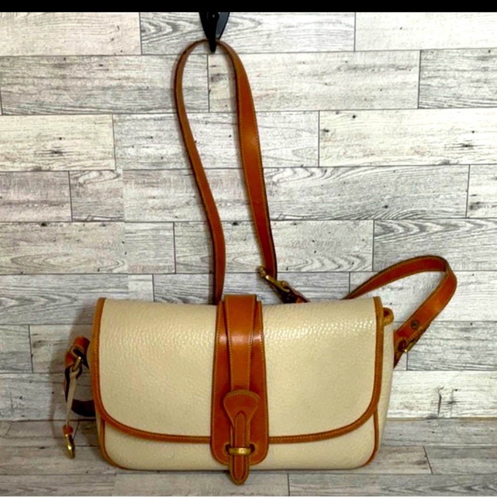 🍊 DOONEY AND BURKE VINTAGE CROSSBODY BAG…